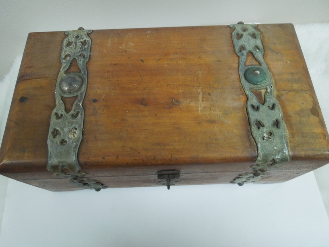 q902 Vintage Wooden Treasure Chest Jewelry / Money / Decoration / Trinket Box