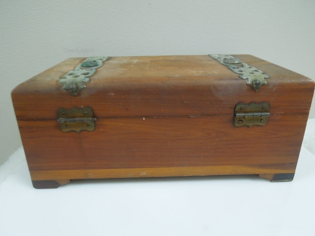 q902 Vintage Wooden Treasure Chest Jewelry / Money / Decoration / Trinket Box