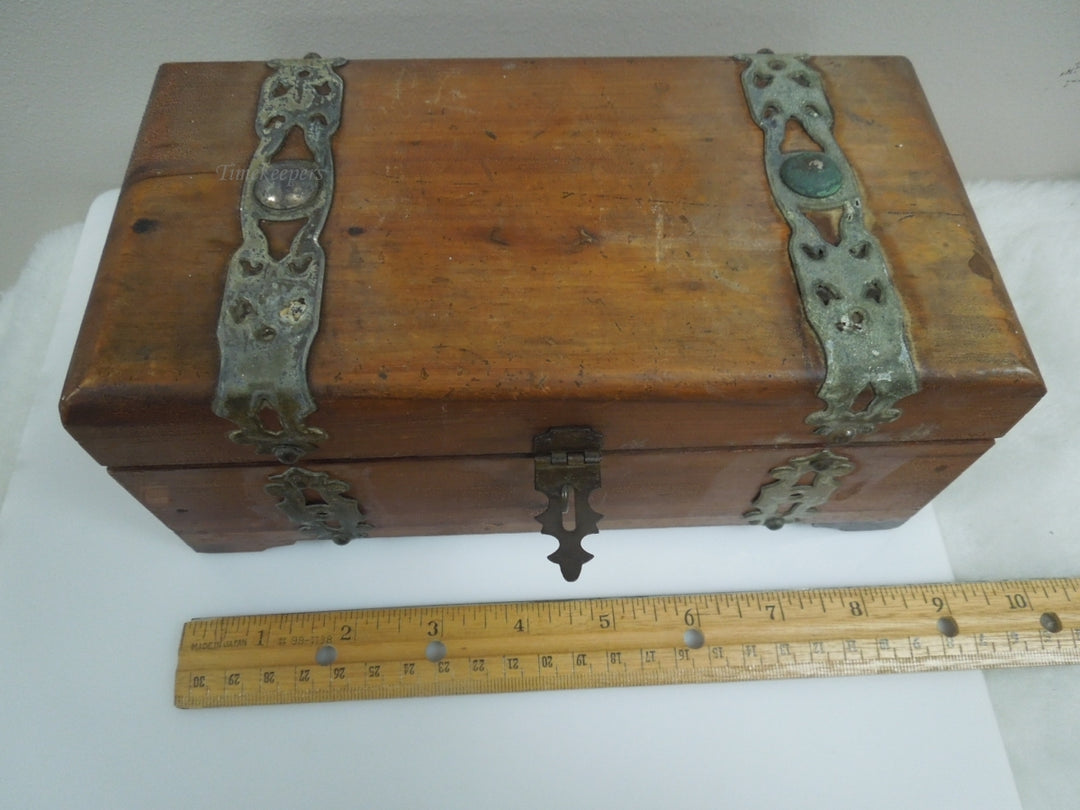 q902 Vintage Wooden Treasure Chest Jewelry / Money / Decoration / Trinket Box