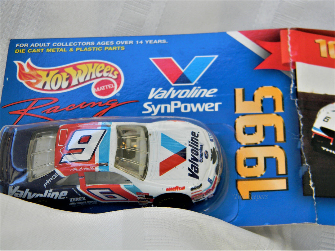 j230 Hot Wheels Valvoline Synpower Racing 1995 Ford in Original Package