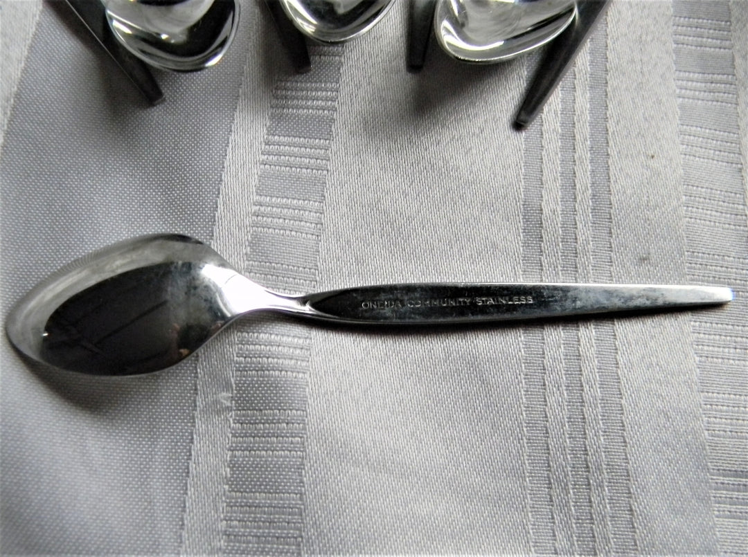 p163 Vintage Stainless set of 8 Demitasse Spoons Oneida Community