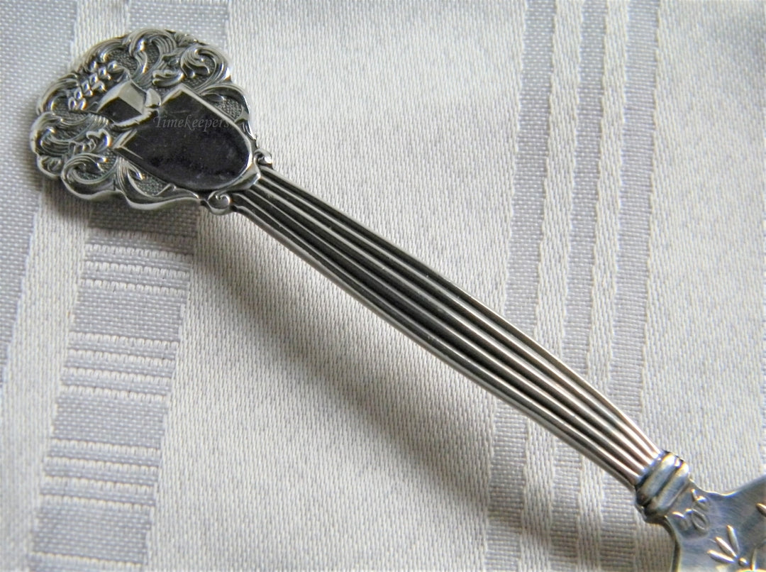 p168 Beautiful Vintage Nils Johan Silver Plate Bon Bon Spoon Sweden