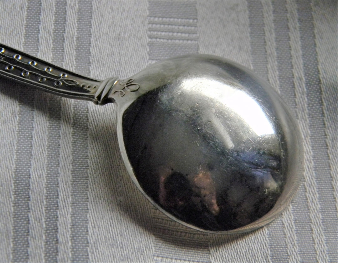 p168 Beautiful Vintage Nils Johan Silver Plate Bon Bon Spoon Sweden