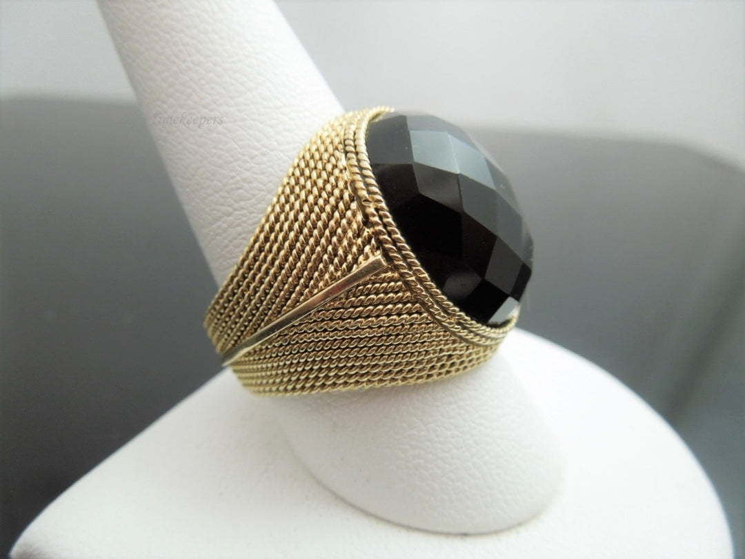 g855 Large Unisex 14kt Yellow Gold Dark Smoky Quartz Ring with Twisted Rope Designed Shank