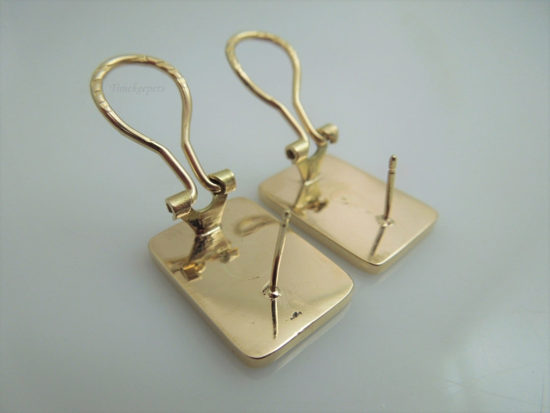 c484 Beautiful Ladies 14kt Yellow Gold Rectangular Engravable Earrings