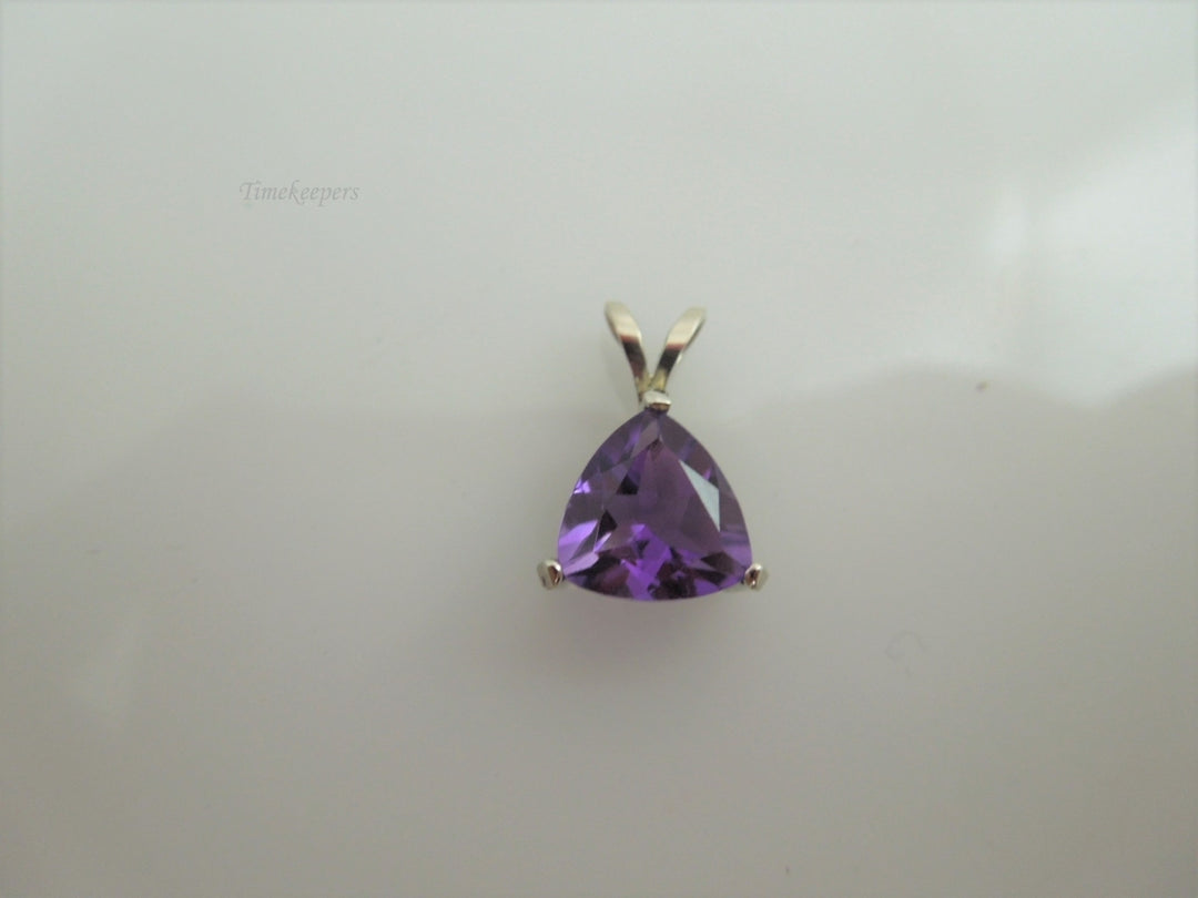 g868 Lovely Ladies 14kt White Gold Trillion Cut Amethyst Pendant