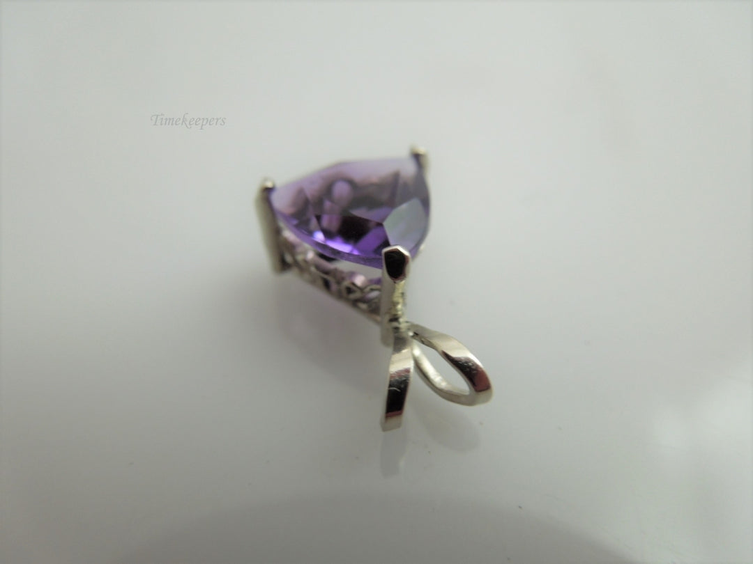 g868 Lovely Ladies 14kt White Gold Trillion Cut Amethyst Pendant