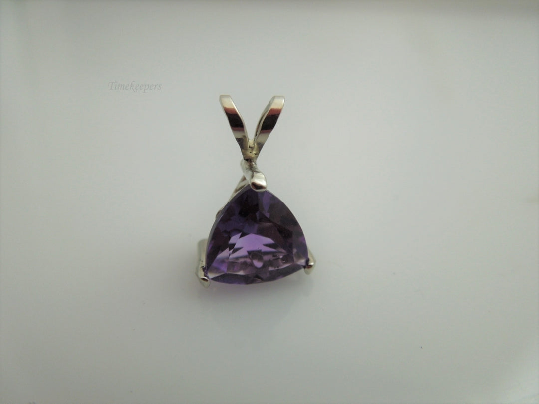 g868 Lovely Ladies 14kt White Gold Trillion Cut Amethyst Pendant