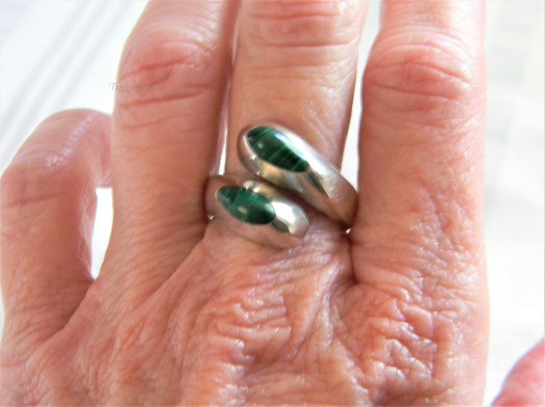 p187 Beautiful Retro Green Malachite Bypass Sterling Silver Ring Size 8.25