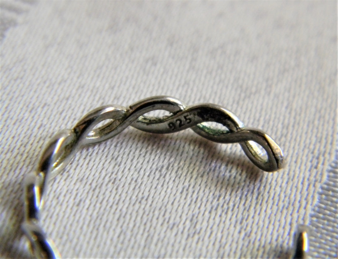 p189 Beautiful Retro Two Strand Entwined Sterling Silver Ring Thumb or Toe Ring