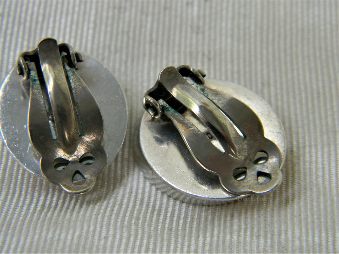 j253 Beautiful Sterling Silver Oval Clip Earrings by Jondell