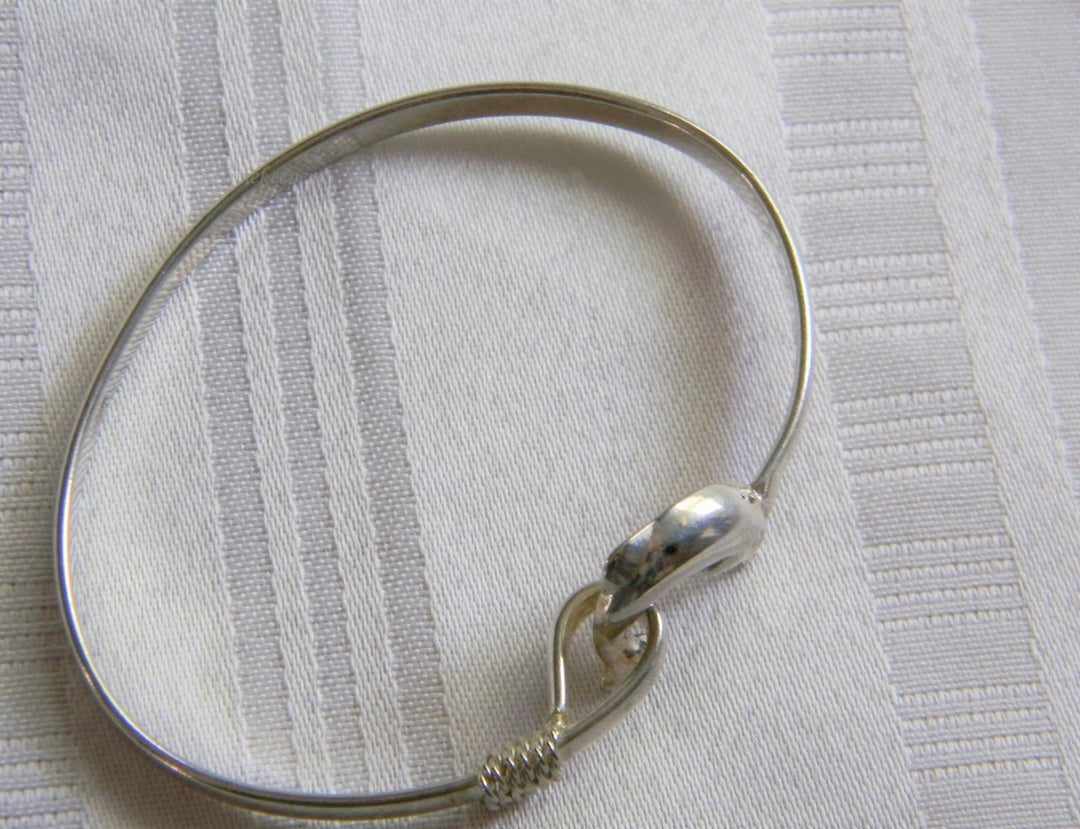 p194 Pretty Dolphin Sterling Silver Bangle Bracelet