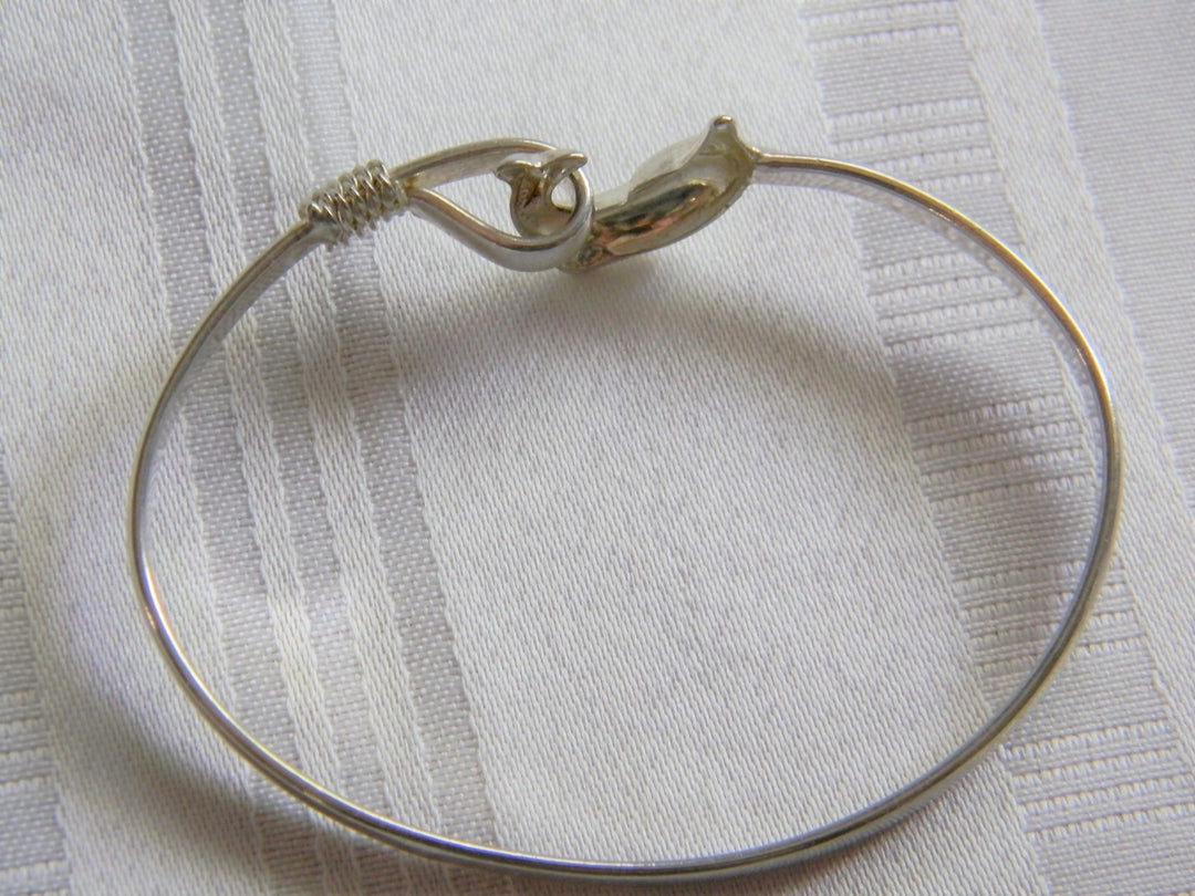 p194 Pretty Dolphin Sterling Silver Bangle Bracelet