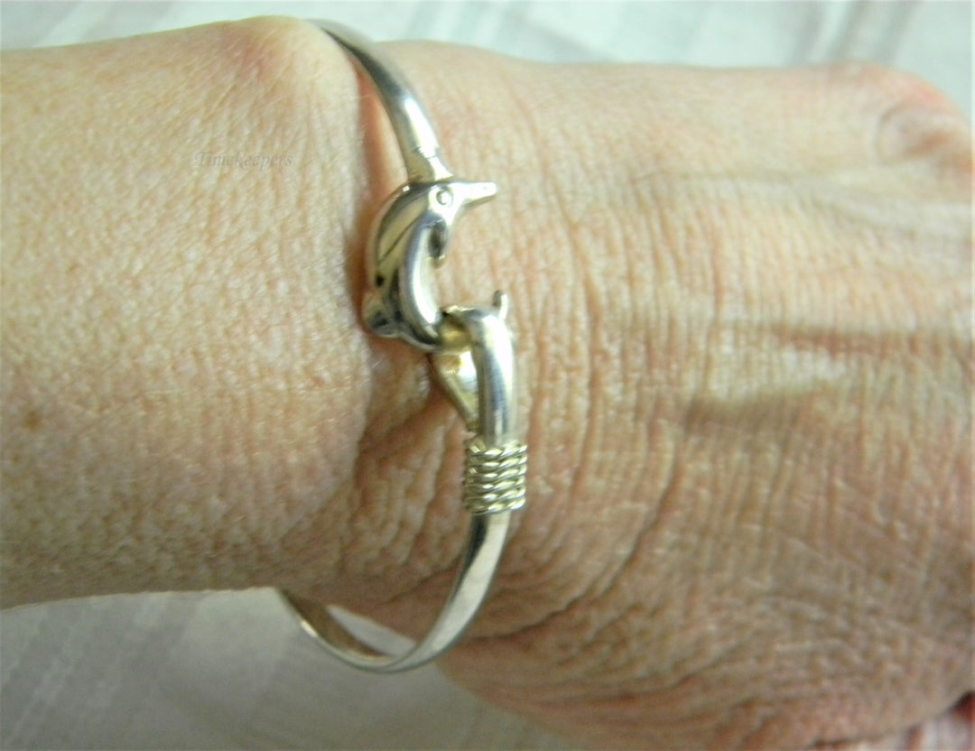 p194 Pretty Dolphin Sterling Silver Bangle Bracelet