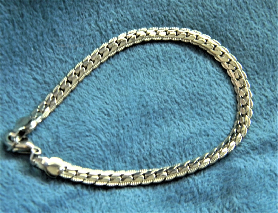 p196 Lot of (2) Chain Bracelets in Silver tone with Lobster Clasps