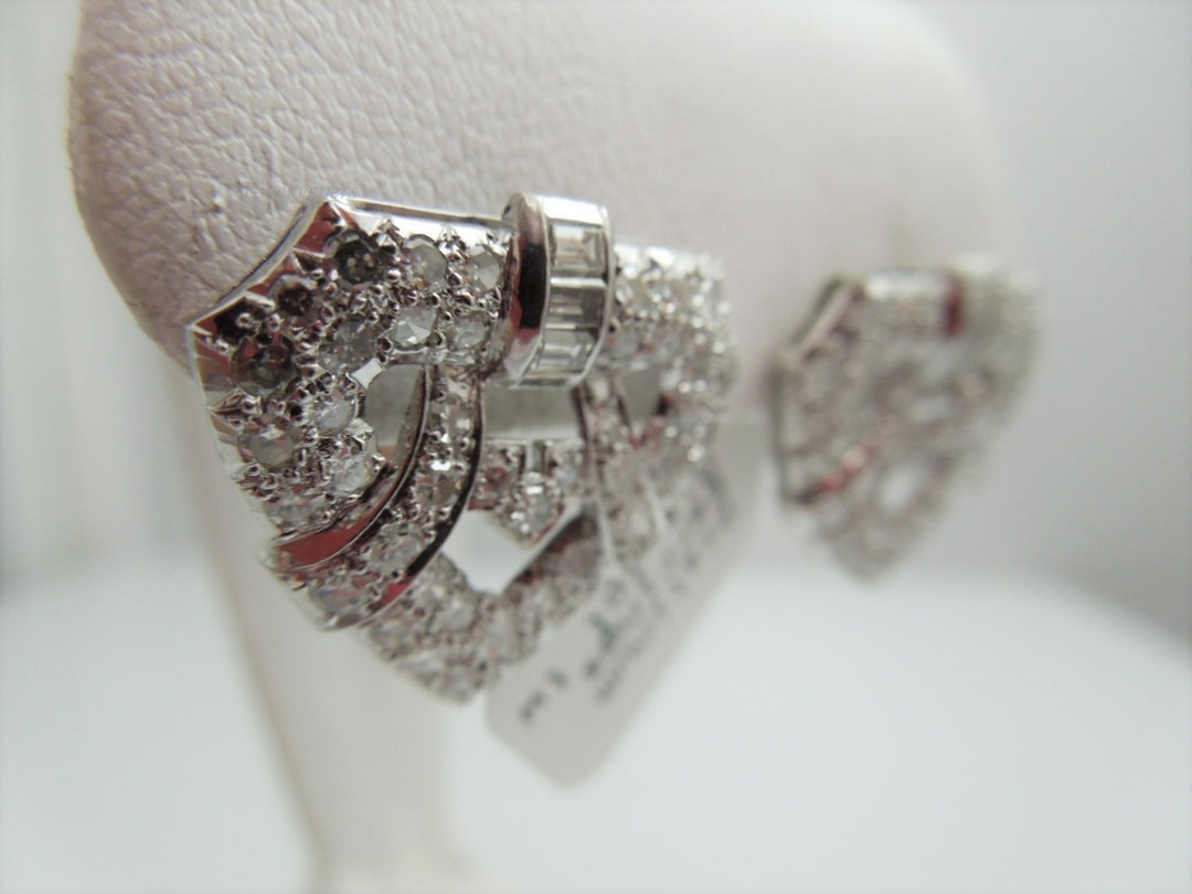 g871 Gorgeous Ladies Platinum Diamond Shield Shaped Earrings