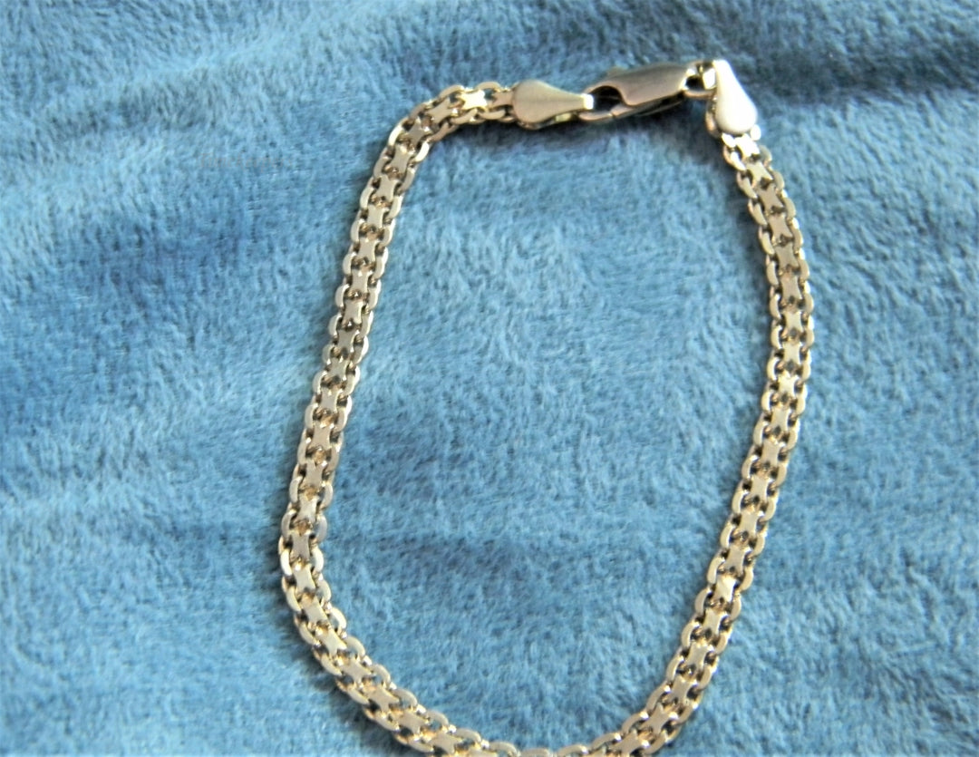 p196 Lot of (2) Chain Bracelets in Silver tone with Lobster Clasps