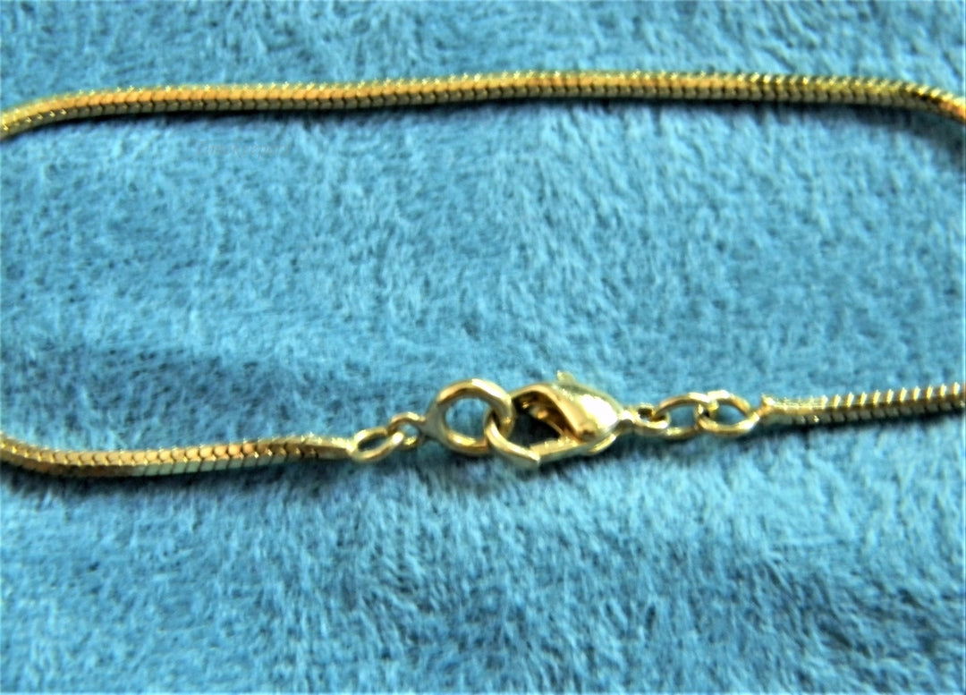 p197 Lovely Vintage Gold Tone Box Chain Bracelet with Lobster Claw Clasp