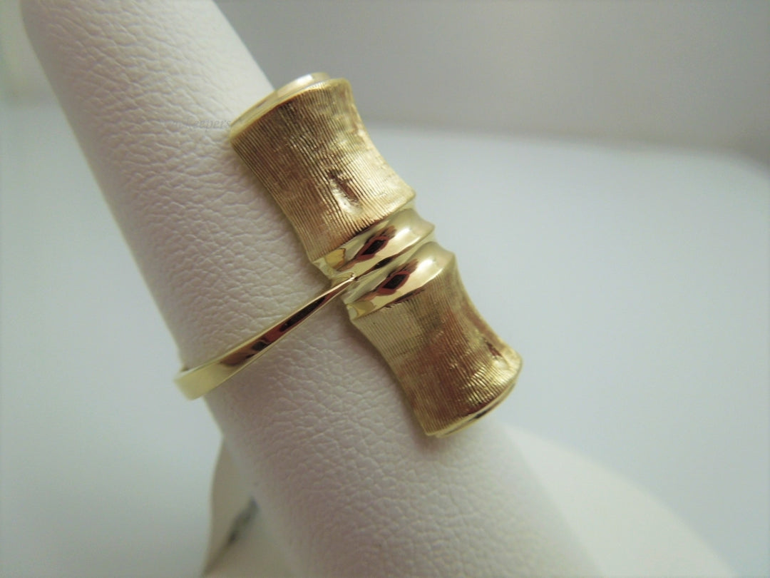 g874 Lovely Ladies 14kt Yellow Gold Bamboo Style Ring Size 7