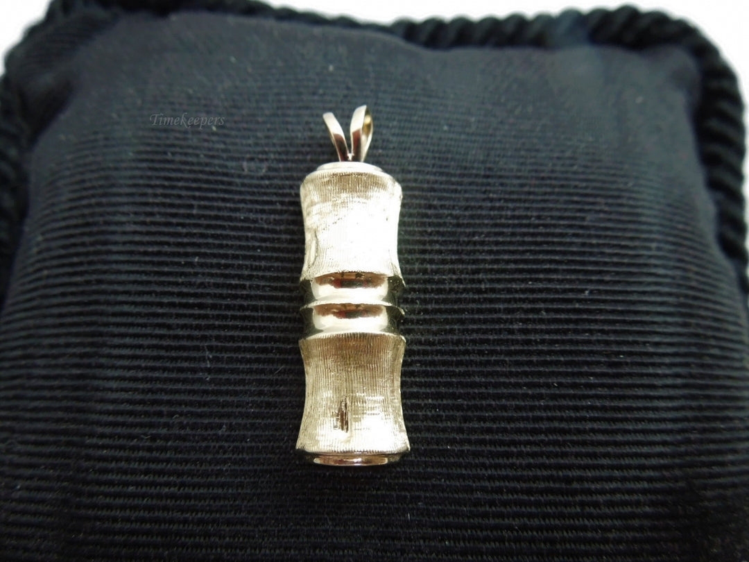 g880 Nice Unisex 14kt Yellow Gold Bamboo Pendant