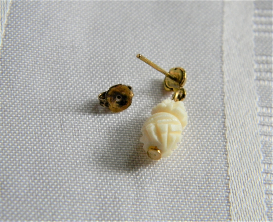 p203 Beautiful Cream Gold Tone Dangle Carved Celluloid Earrings Original Card