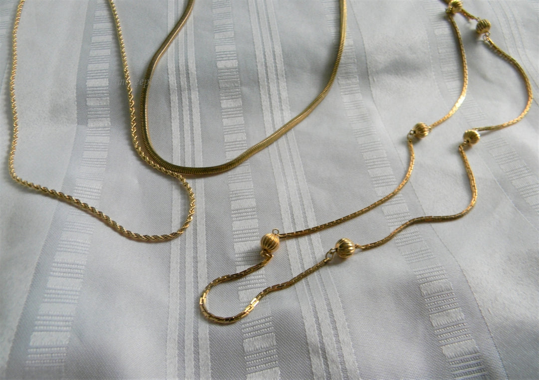 p205 Lot of 3 Gold Tone Necklaces One Short One medium One Long