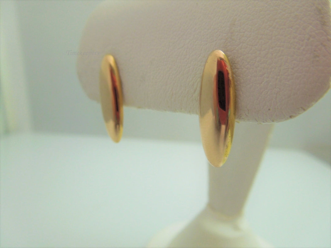 g890 Lovely Ladies 14kt Yellow Gold Elongated Oval Earring Studs