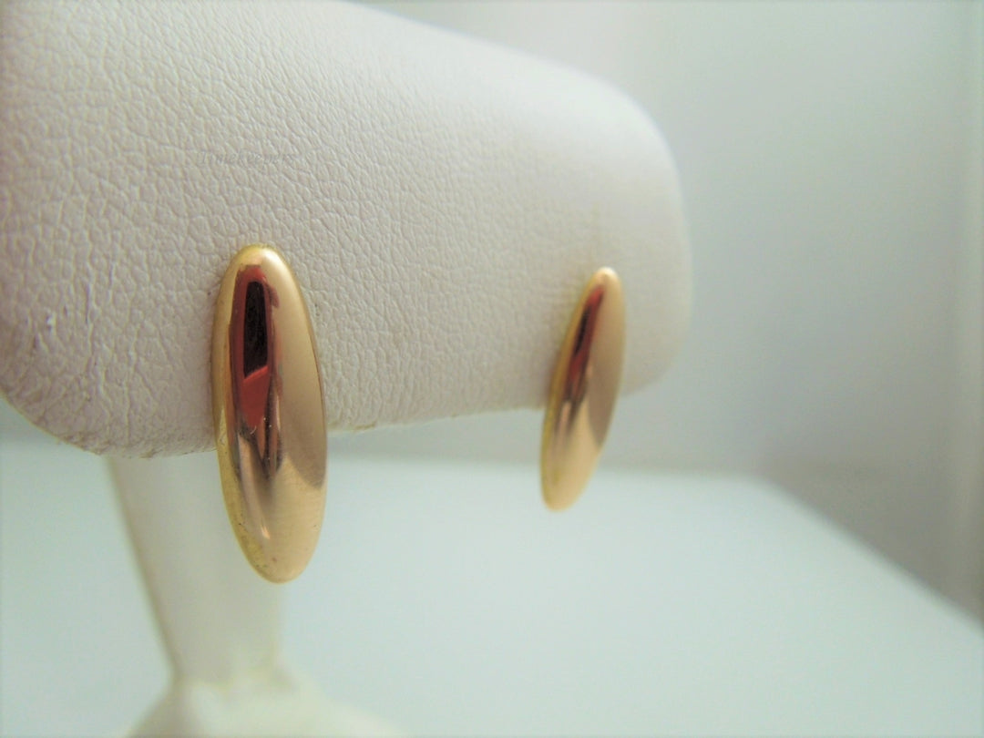 g890 Lovely Ladies 14kt Yellow Gold Elongated Oval Earring Studs