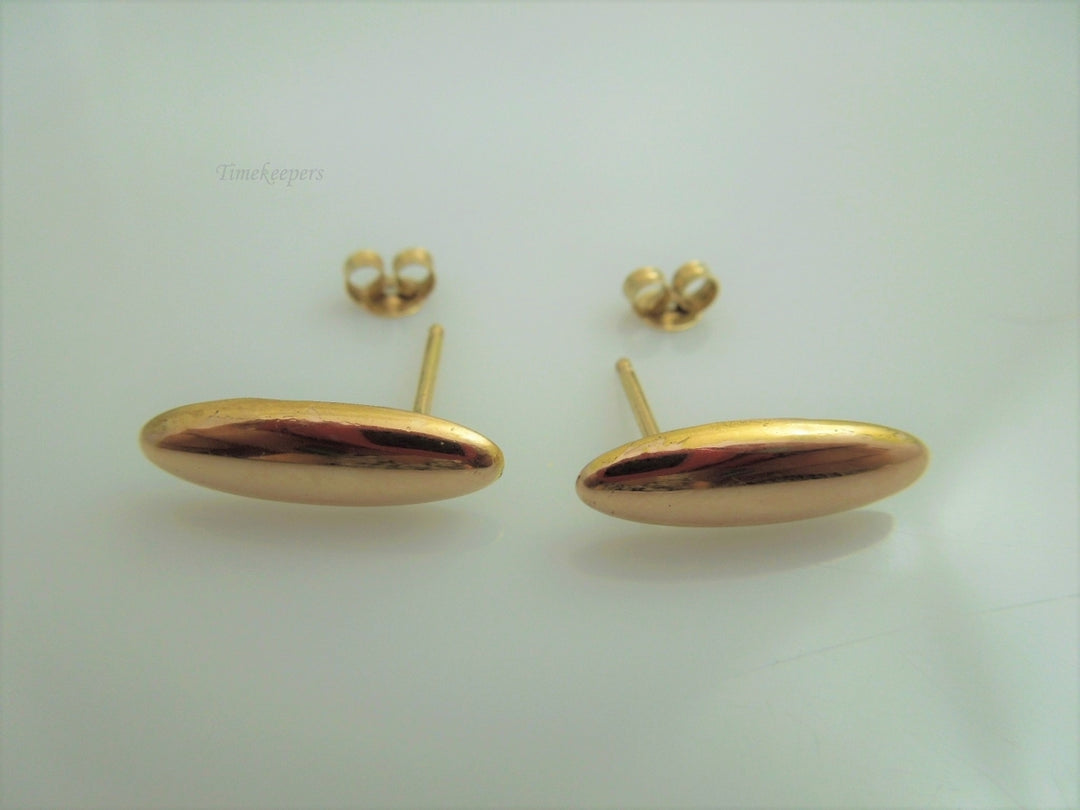 g890 Lovely Ladies 14kt Yellow Gold Elongated Oval Earring Studs