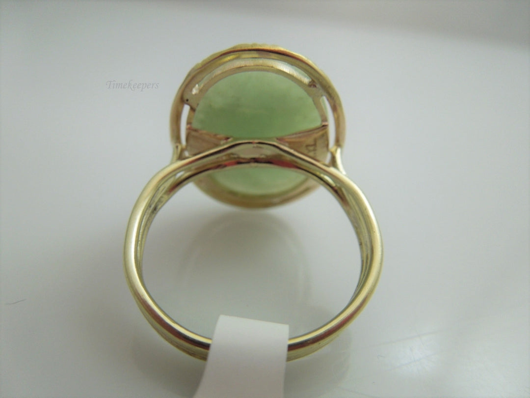 g894 Beautiful Ladies 14kt Yellow Gold Oval Jadeite Ring Size 6.5