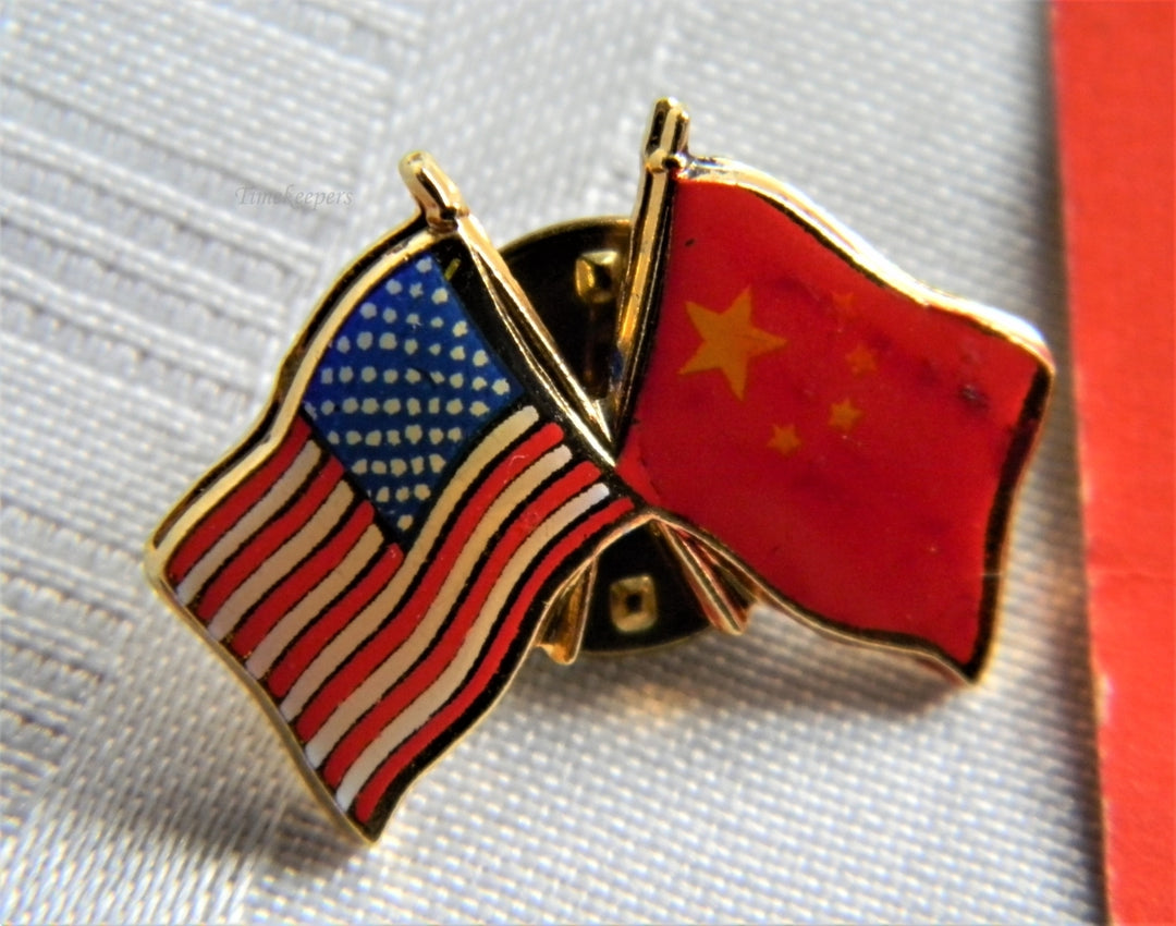 p220 Lot of 2 Collectible Lapel Pins USA/ China Friendship Flag pin Canada Pin