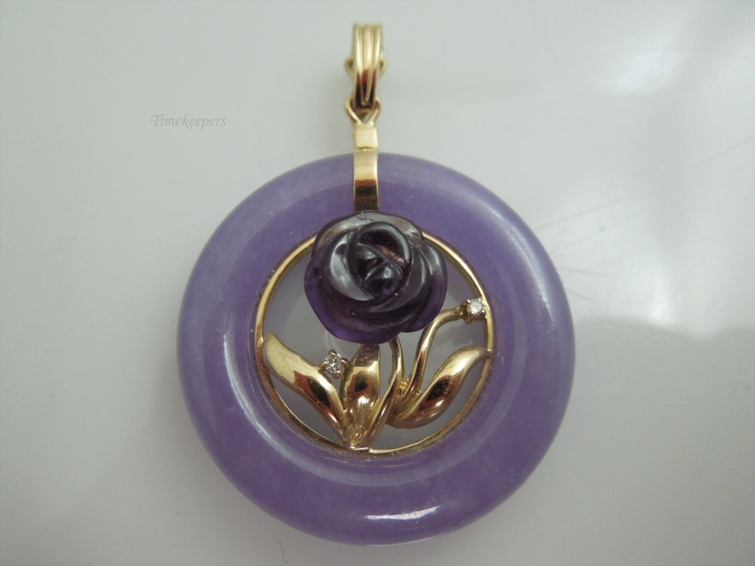 g906 Lovely Ladies 14kt Yellow Gold Lavender Jade, Amethyst and Diamond Pendant