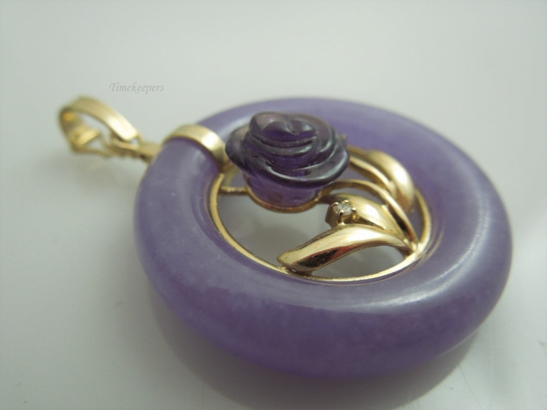 g906 Lovely Ladies 14kt Yellow Gold Lavender Jade, Amethyst and Diamond Pendant