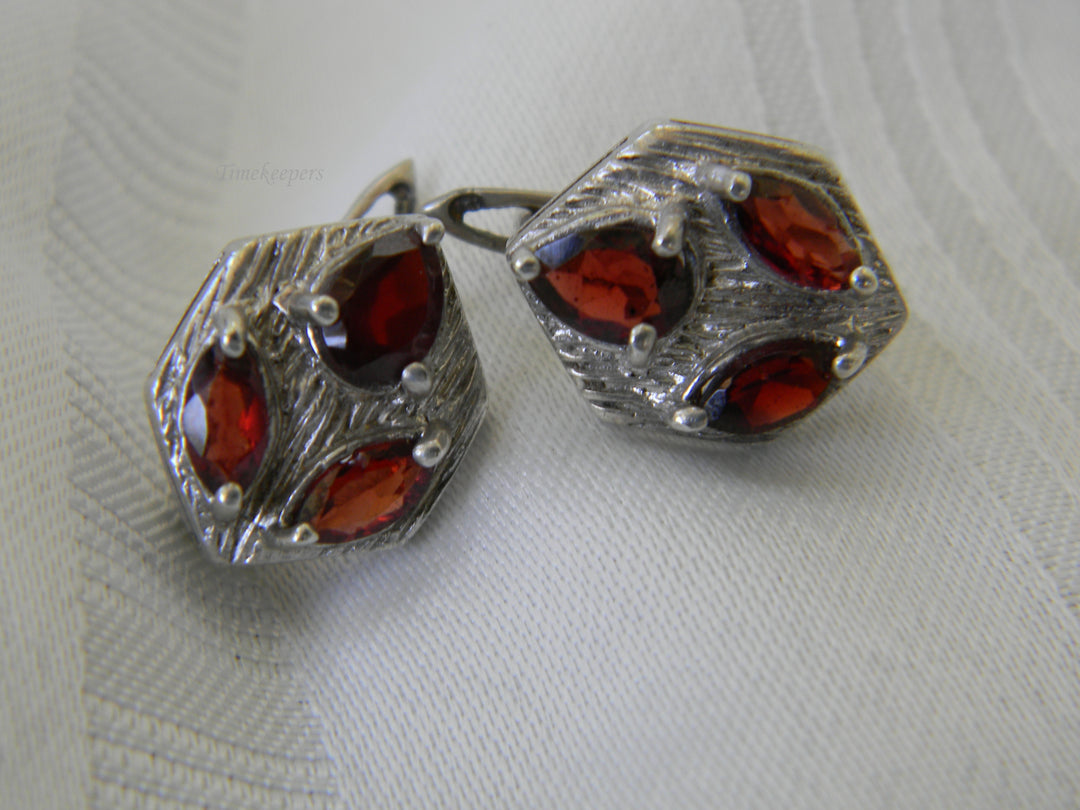 h377 Beautiful Sterling Silver Post Earrings with Red Stones