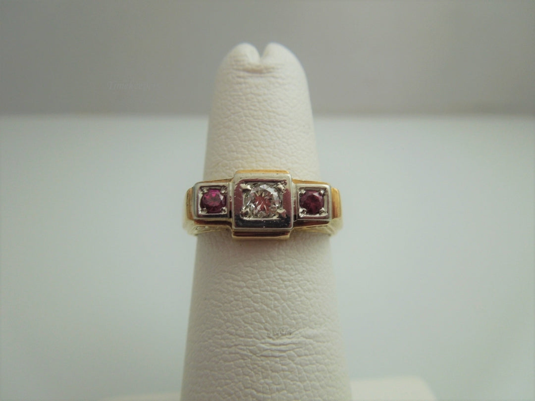 g922 Vintage Ladies 14kt Yellow Gold Diamond and Ruby Ring