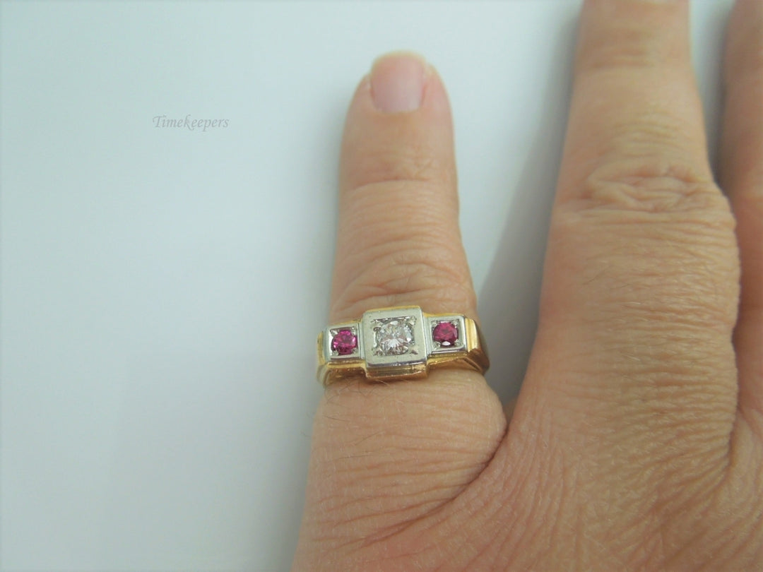 g922 Vintage Ladies 14kt Yellow Gold Diamond and Ruby Ring