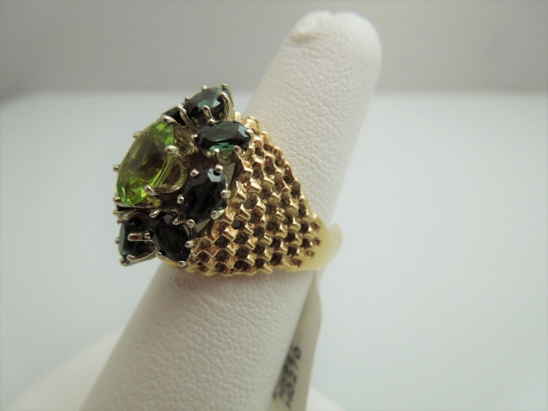 g928 Lovely Vintage Ladies 14kt Yellow Gold Peridot and Tsavorite Ring