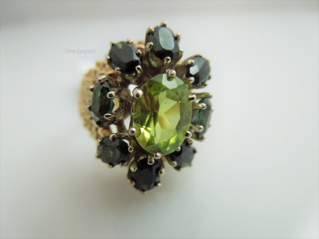 g928 Lovely Vintage Ladies 14kt Yellow Gold Peridot and Tsavorite Ring