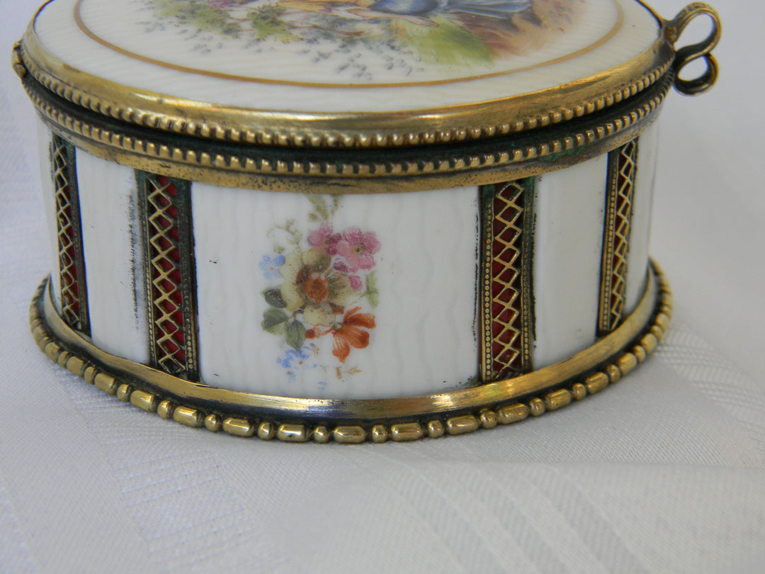 h390 Lovely Basco Porcelain &amp; Gold Tone Round Trinket Box