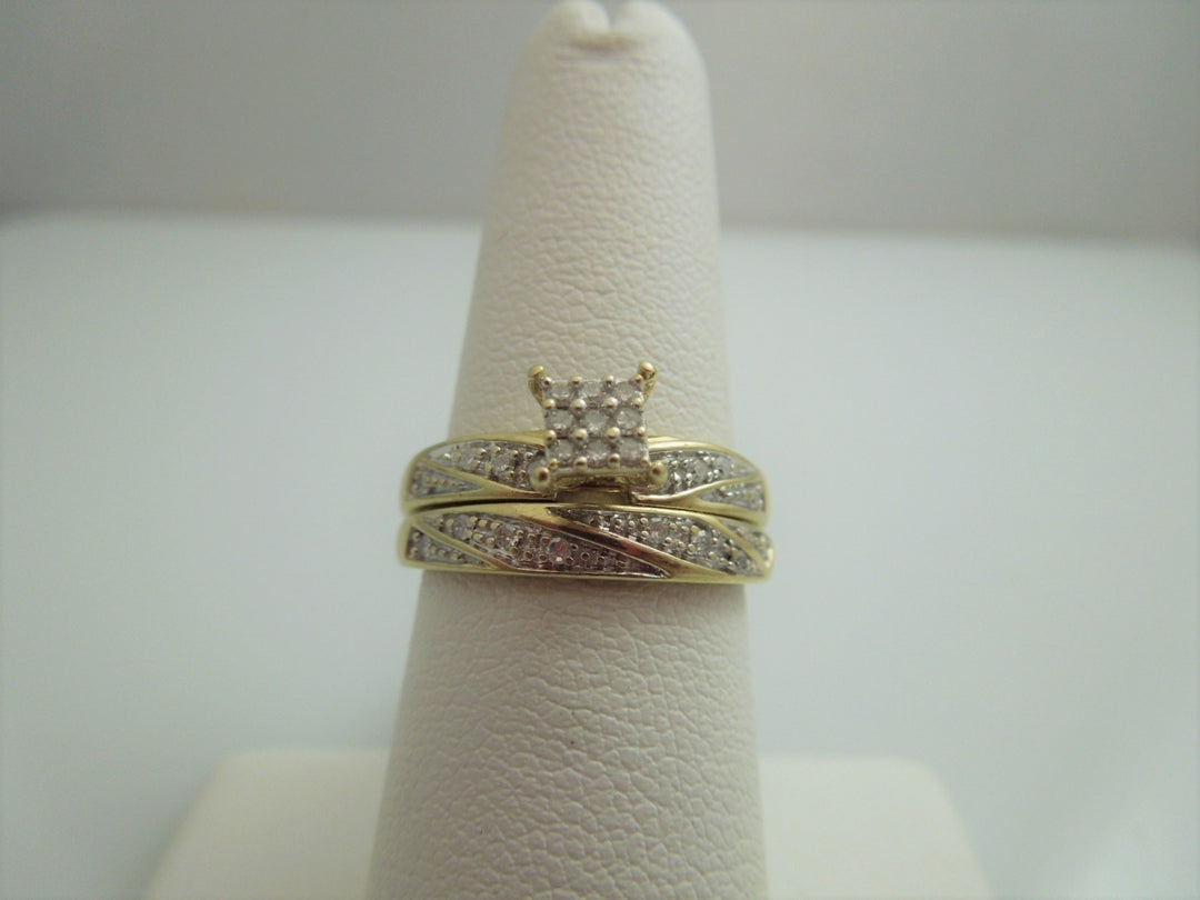 g940 Beautiful Ladies 10kt Yellow Gold Diamond Wedding Set