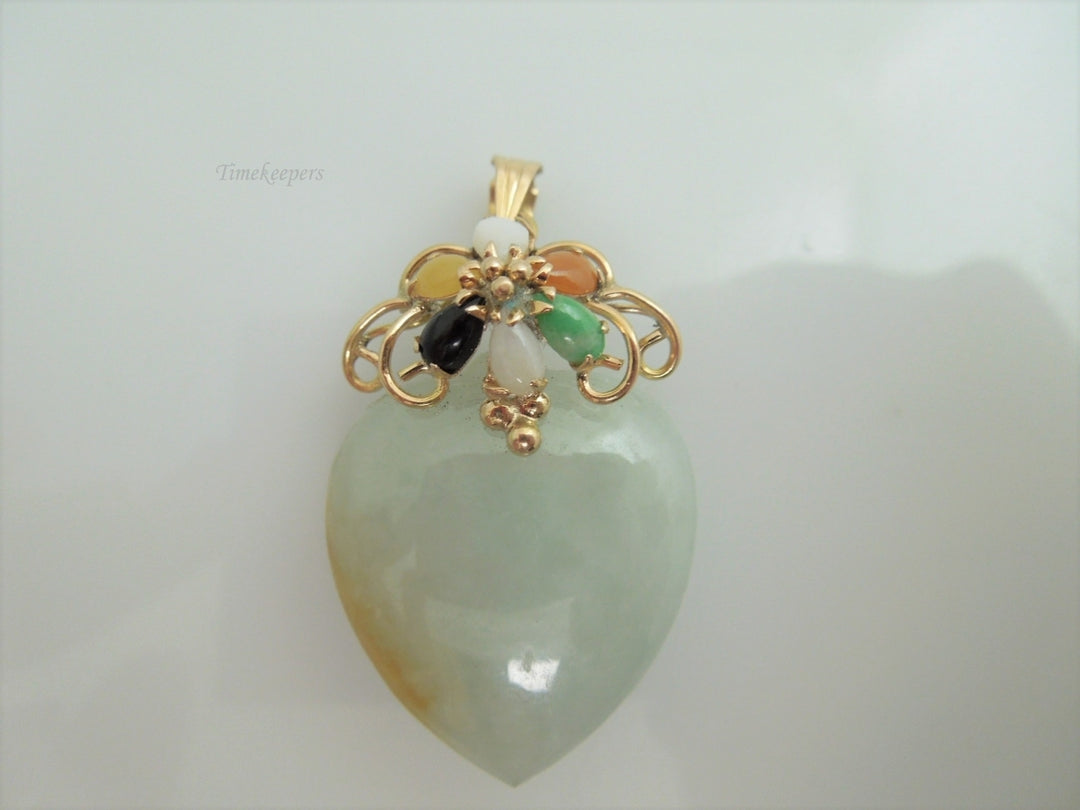 g957 Lovely Ladies 14kt Yellow Gold Heart Shaped Jade Pendant