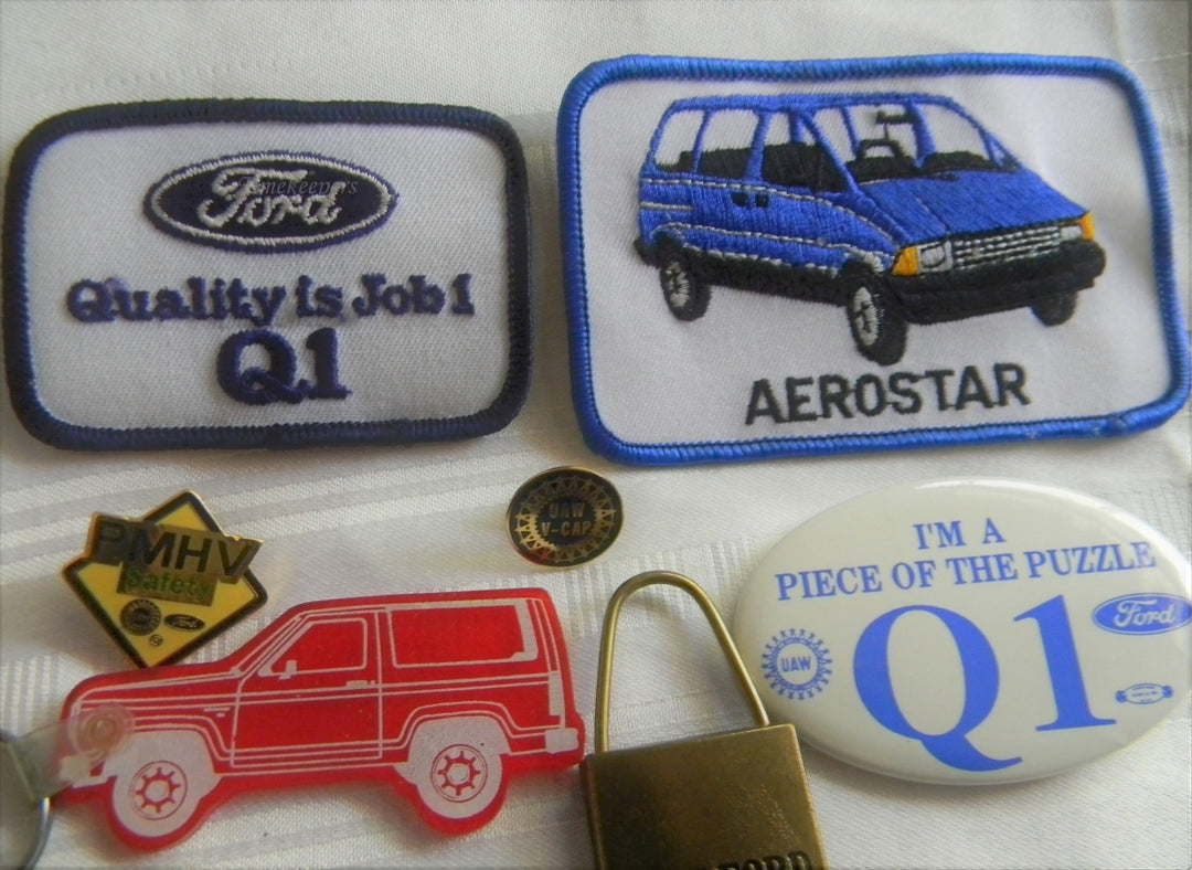 p299 Lot of Six Ford Items Patches, Keychains, and Button/Pin