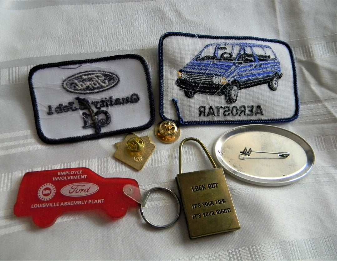 p299 Lot of Six Ford Items Patches, Keychains, and Button/Pin