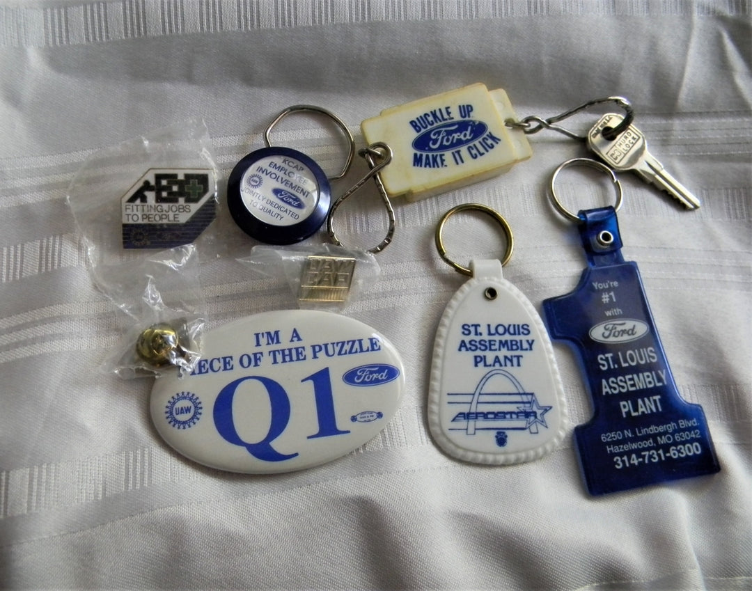 p300 Lot of Eight Ford Items Key chains and Button/Pins