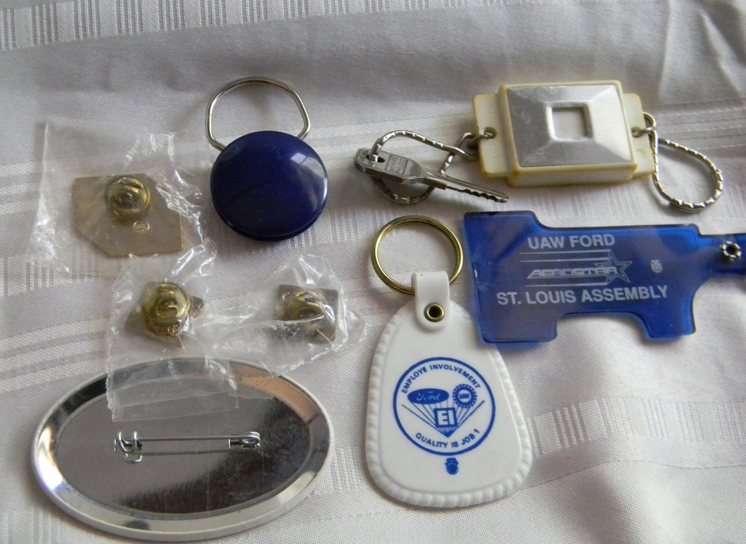 p300 Lot of Eight Ford Items Key chains and Button/Pins