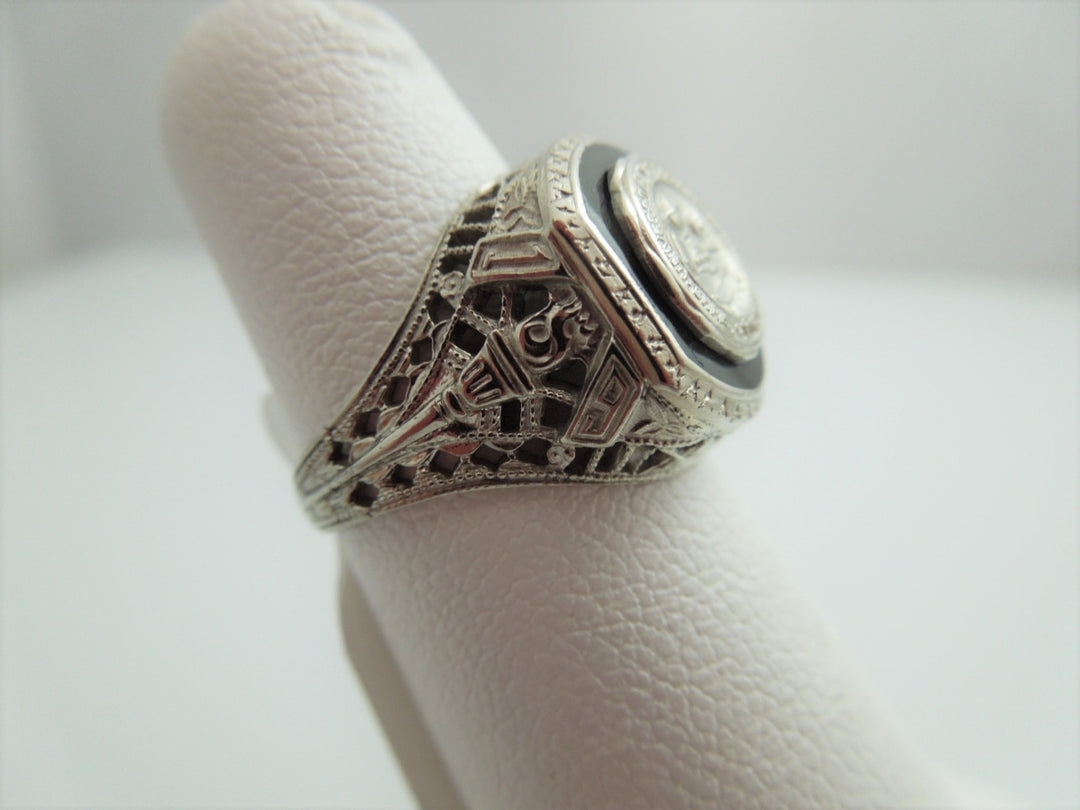 g975 Vintage 1928 University Class Ring in 10kt White Gold