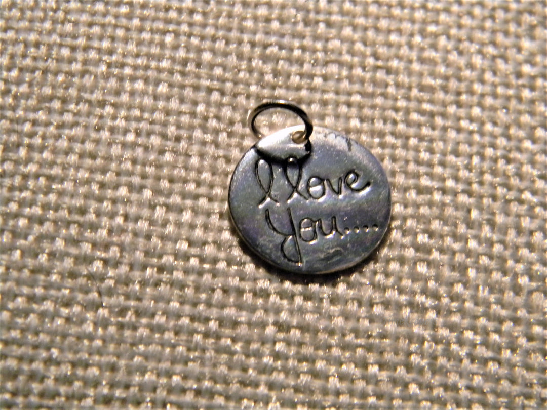 j364 Sterling Silver Round Charm or Pendant Says 'I love You'