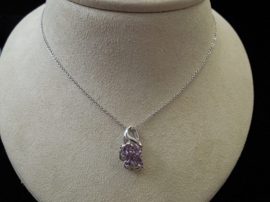 g986 Pretty Ladies Marquise Cut Amethyst Pendant on a Sterling Silver Chain