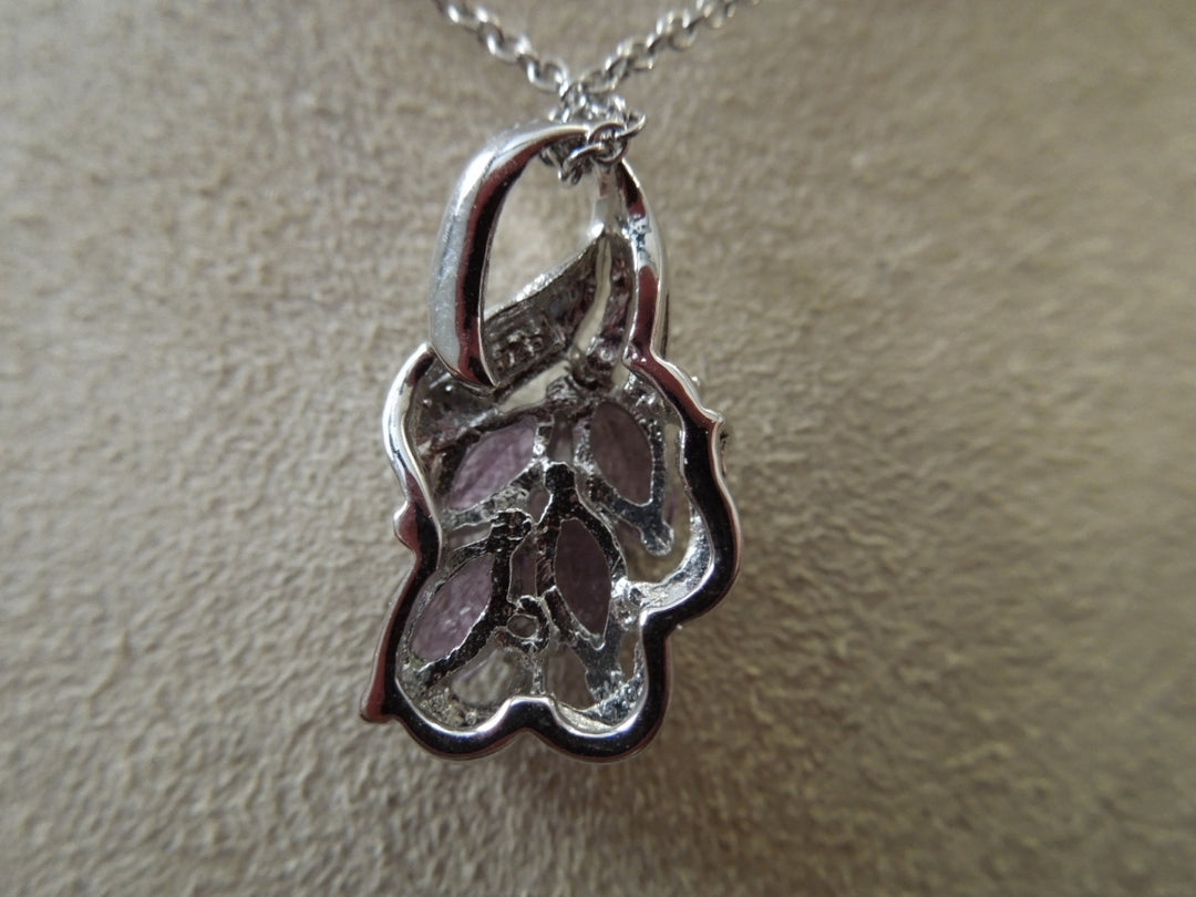 g986 Pretty Ladies Marquise Cut Amethyst Pendant on a Sterling Silver Chain