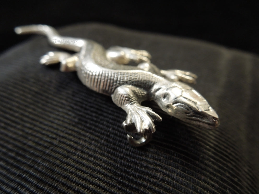 g995 Cute Small Sterling Silver Lizard Pin